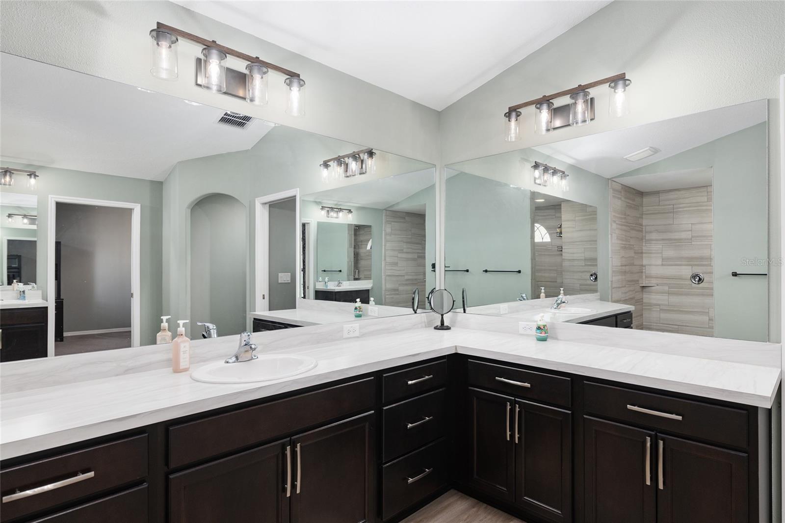 Image 47 of 100 For 7015 61st Avenue Road