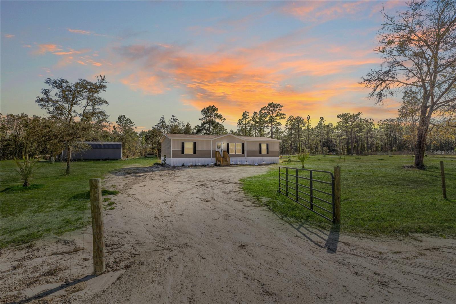 Details for 14440 21st Place, MORRISTON, FL 32668