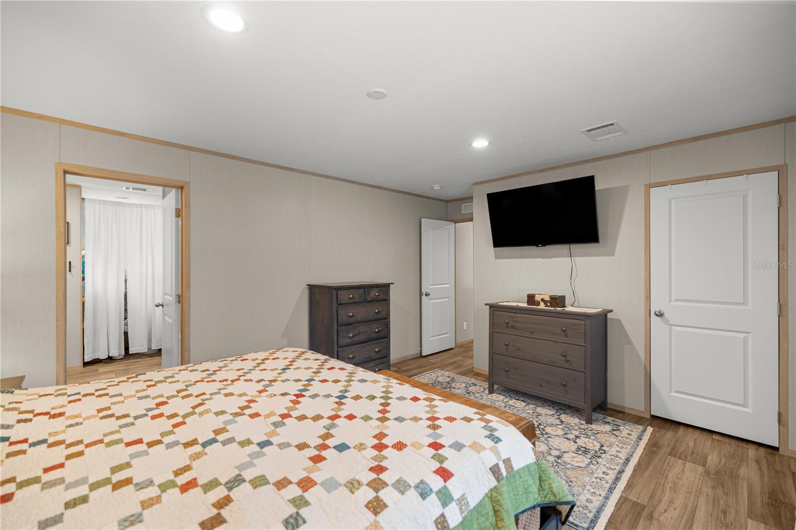 Image 16 of 40 For 14440 21st Place