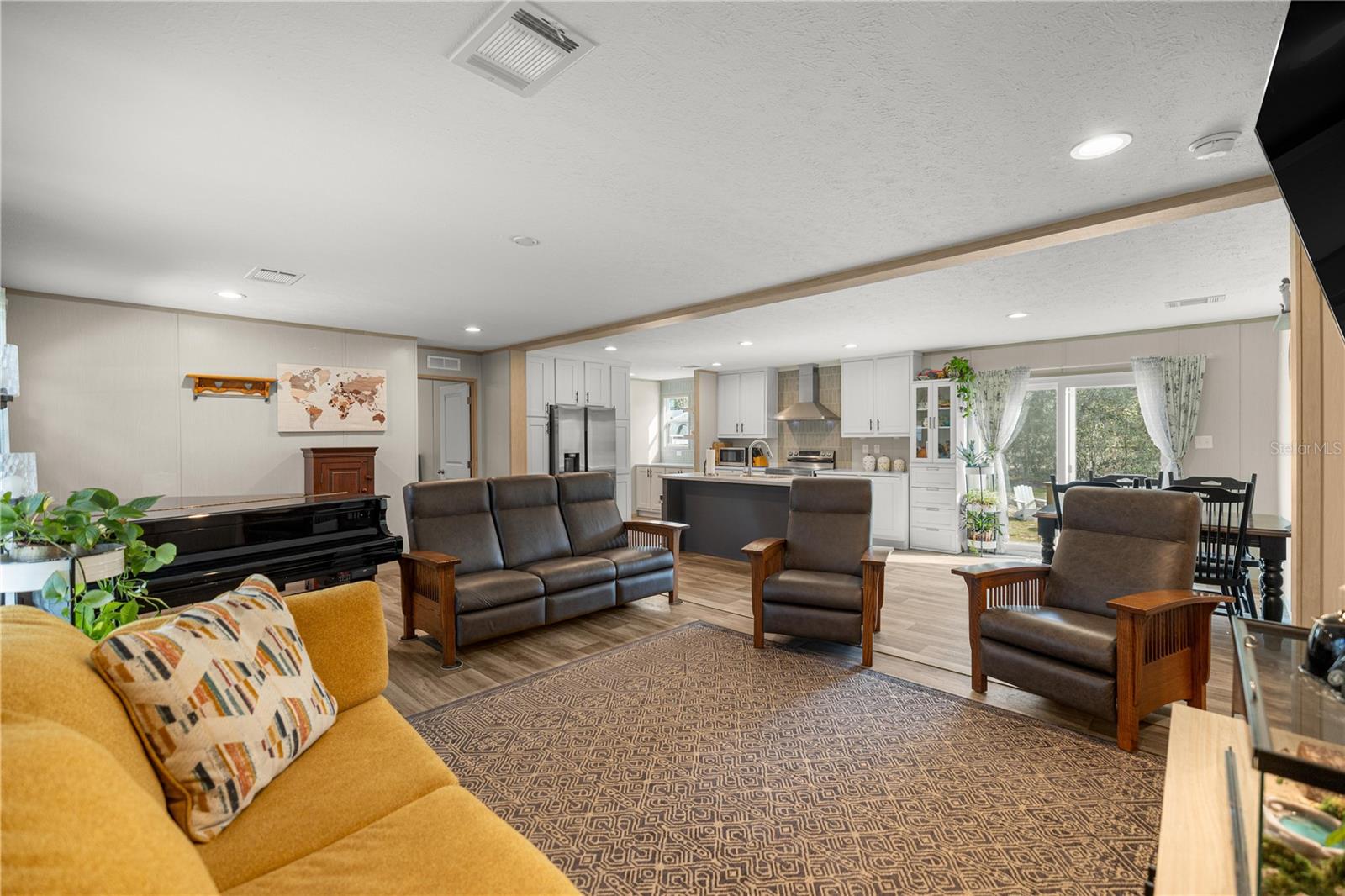 Image 6 of 40 For 14440 21st Place