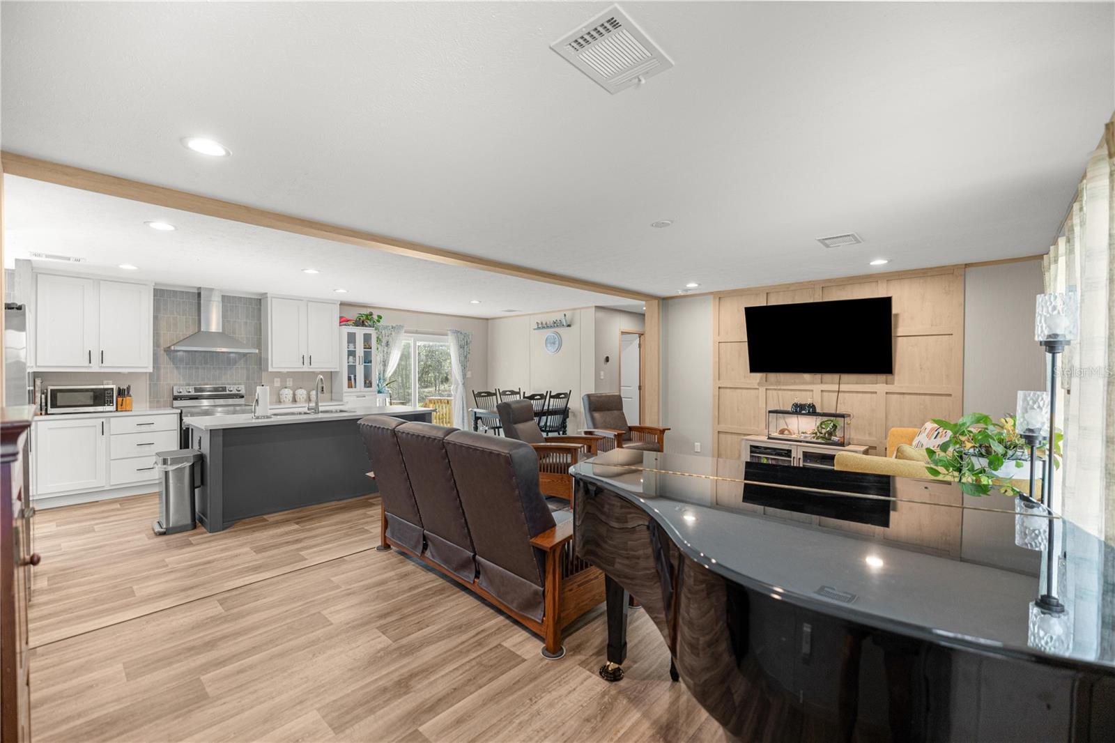 Image 7 of 40 For 14440 21st Place