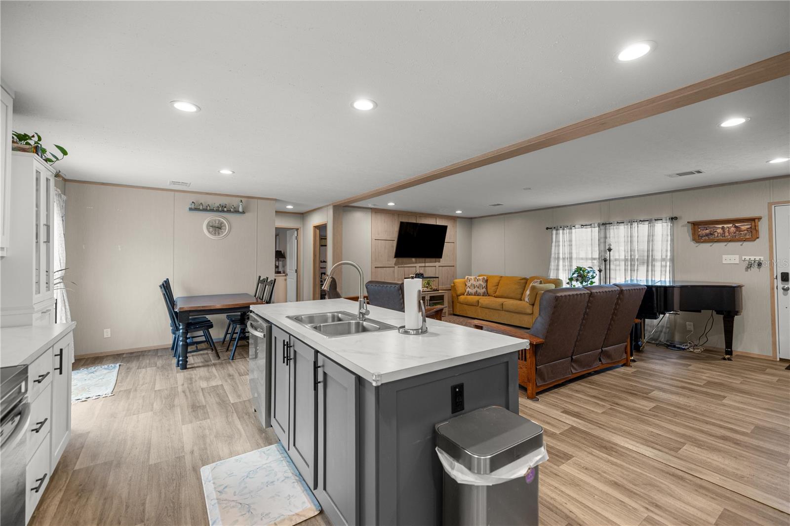 Image 9 of 40 For 14440 21st Place