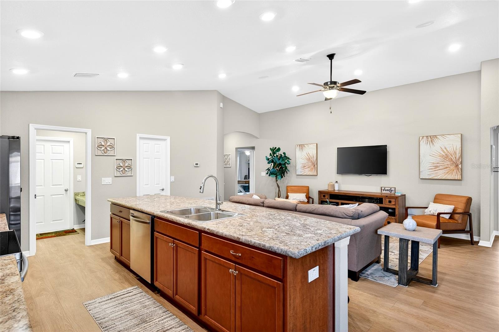 Image 14 of 43 For 9053 49th Avenue Road