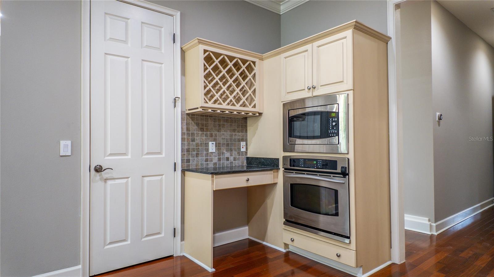 Image 13 of 54 For 617 47th Loop