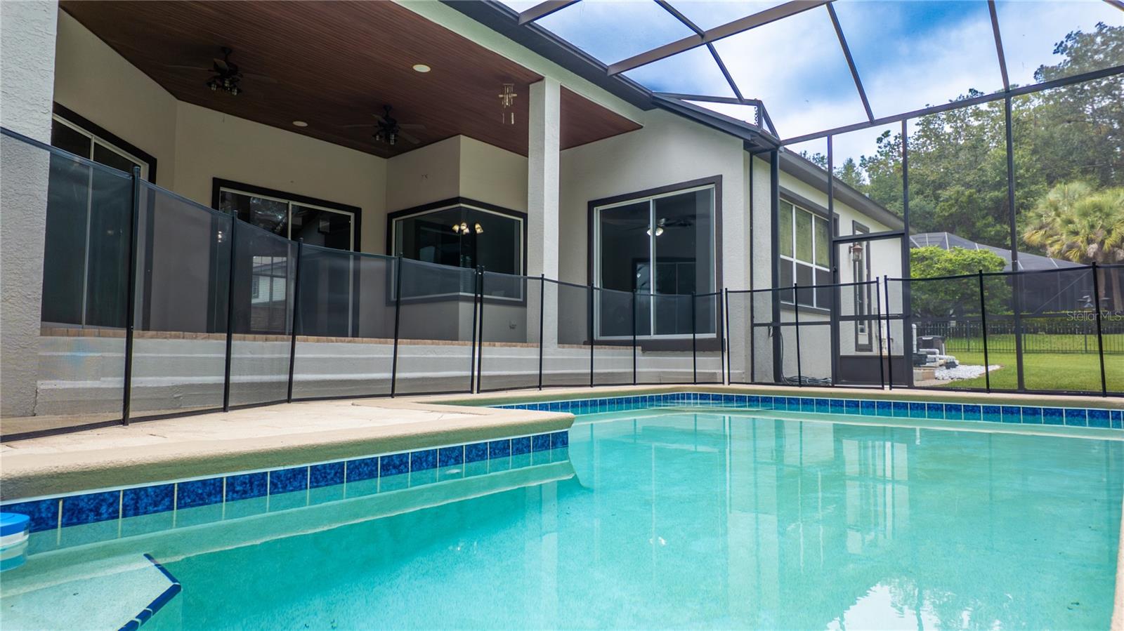 Image 25 of 54 For 617 47th Loop