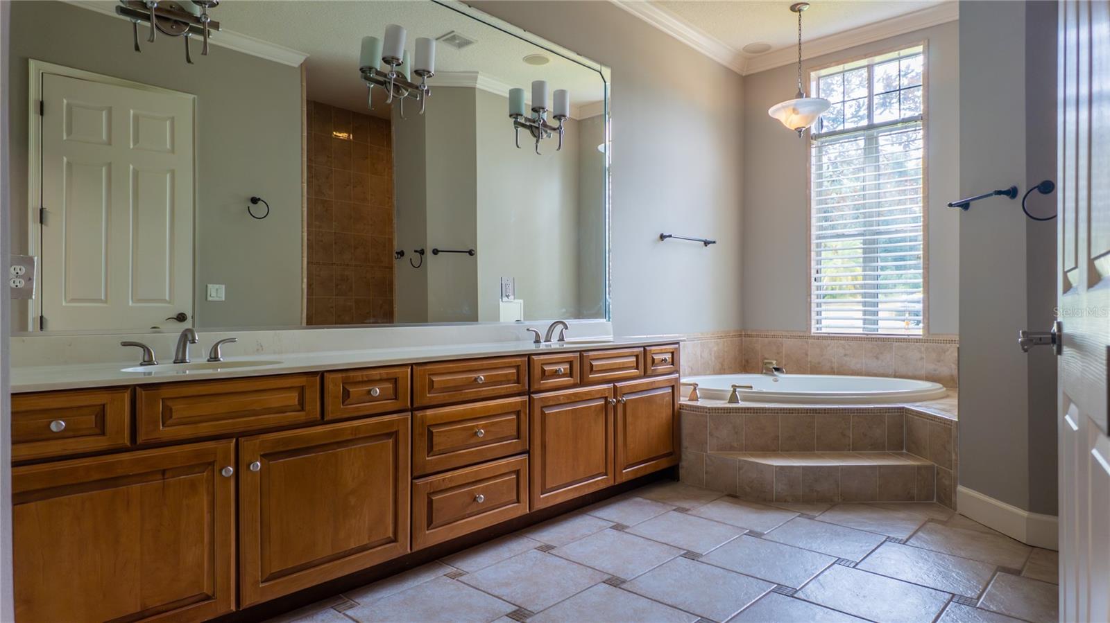 Image 29 of 54 For 617 47th Loop