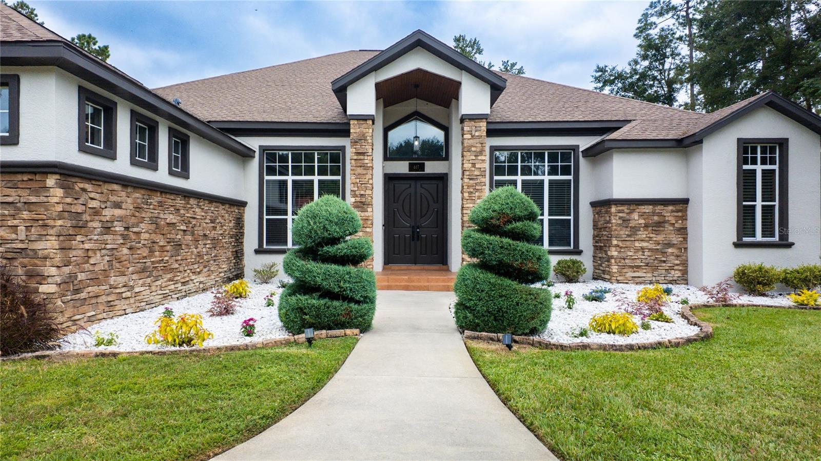 Image 3 of 54 For 617 47th Loop