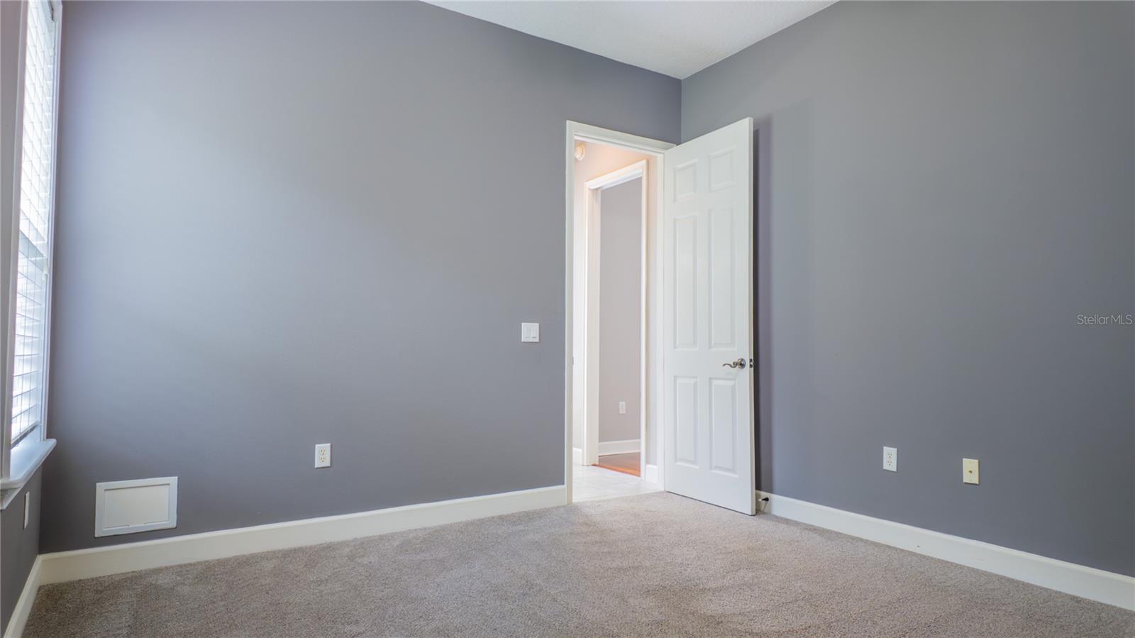 Image 33 of 54 For 617 47th Loop