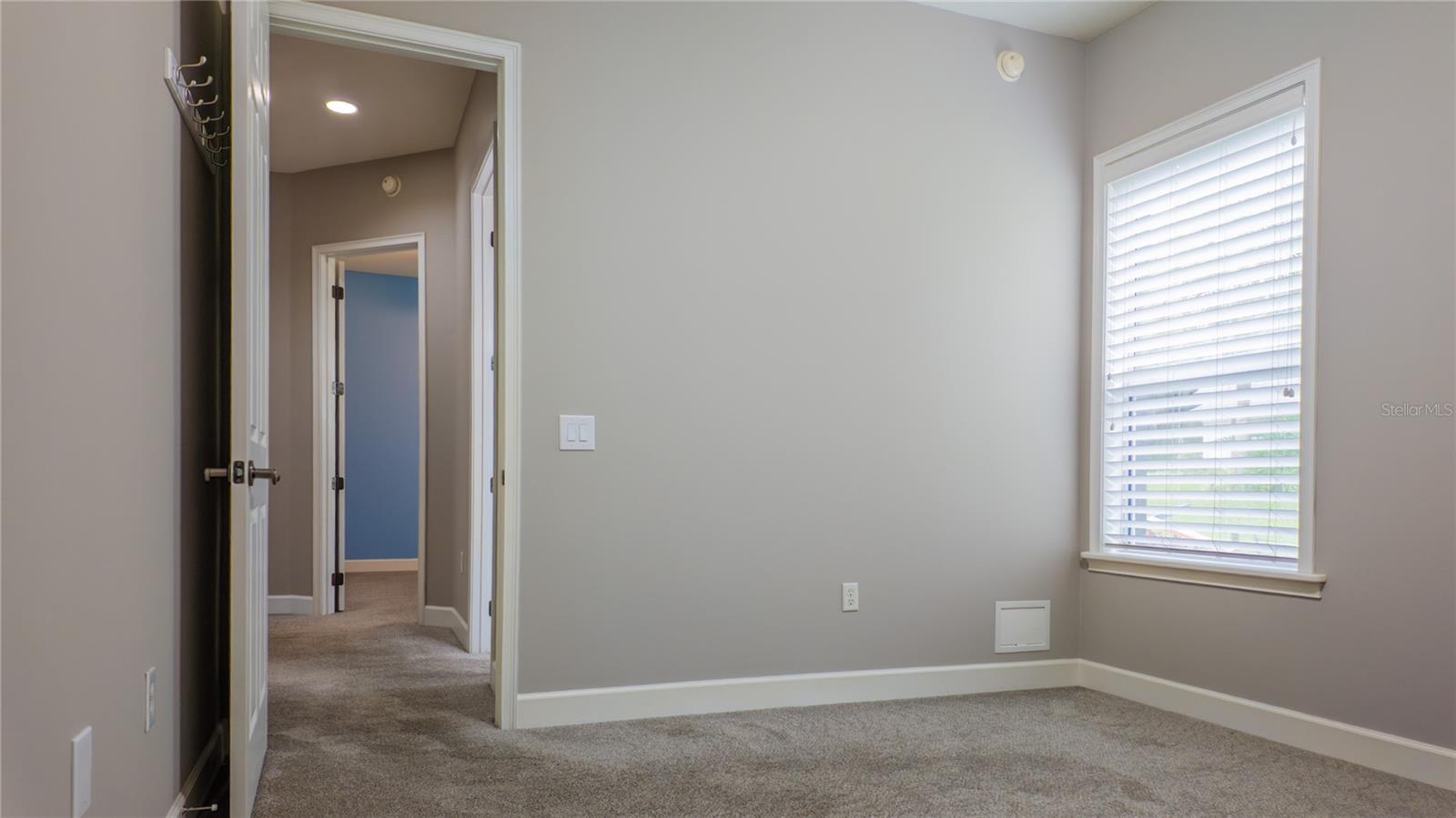 Image 39 of 54 For 617 47th Loop