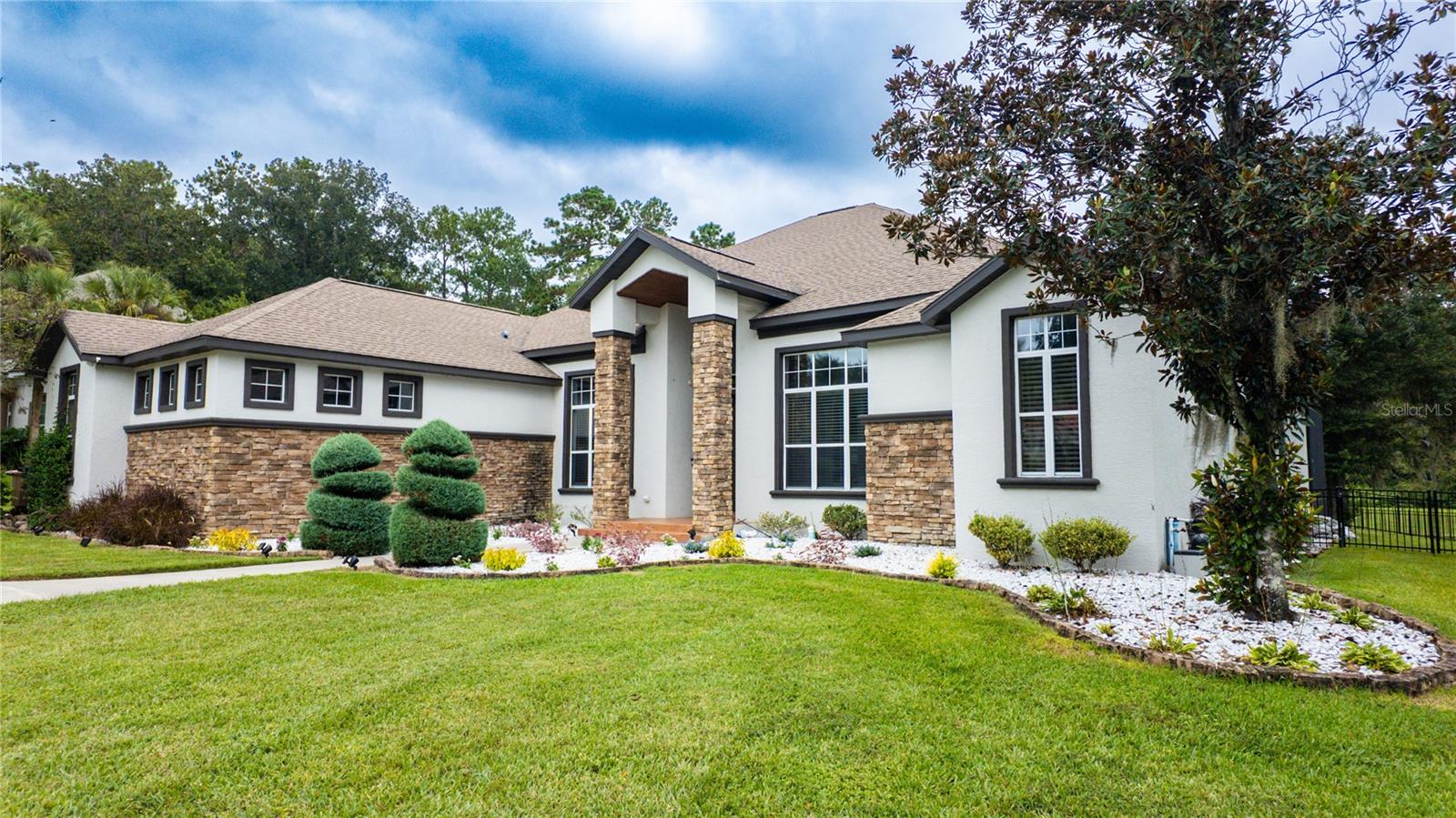 Image 4 of 54 For 617 47th Loop