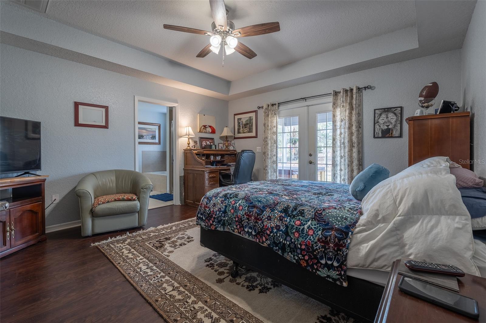 Listing photo id 18 for 1336 154th Avenue