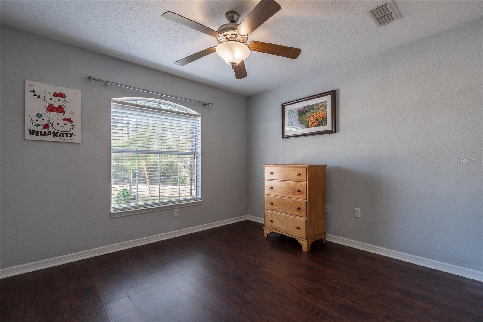 Listing photo id 23 for 1336 154th Avenue