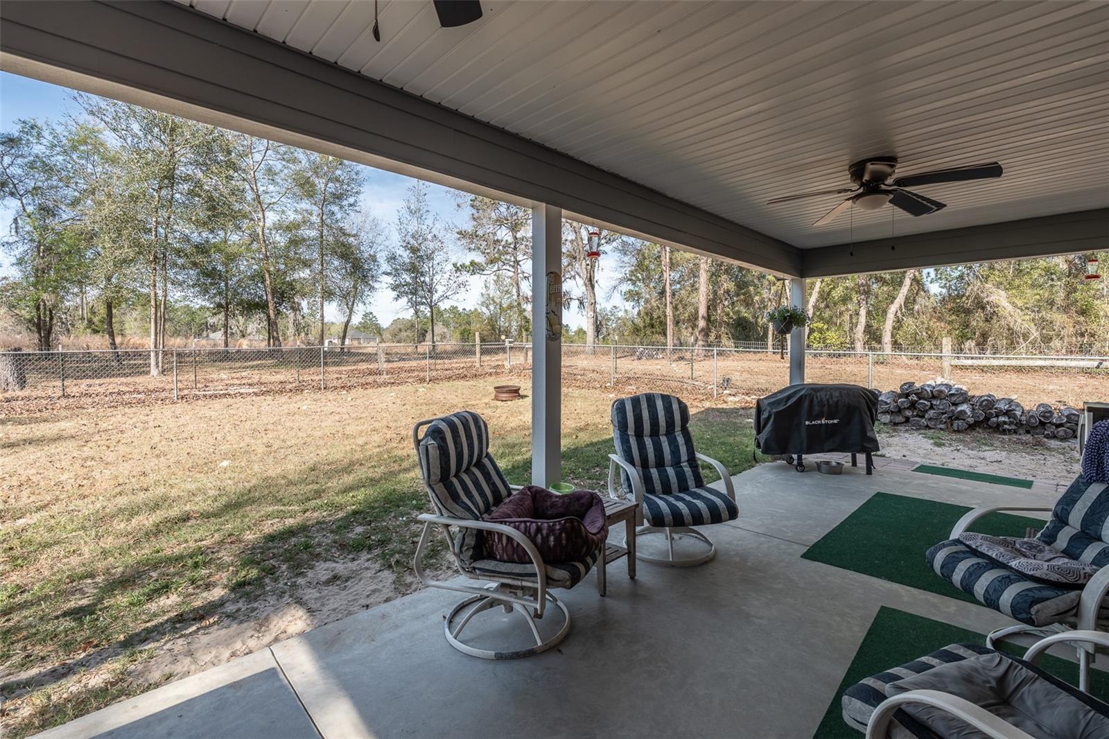 Listing photo id 32 for 1336 154th Avenue