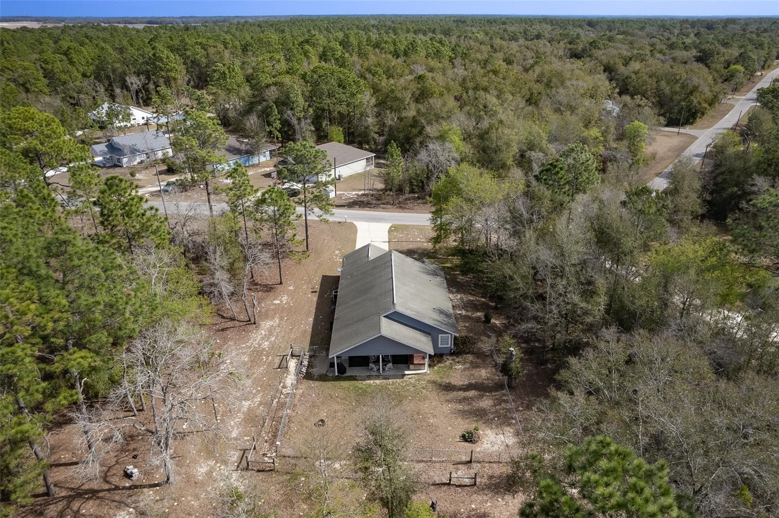 Listing photo id 44 for 1336 154th Avenue