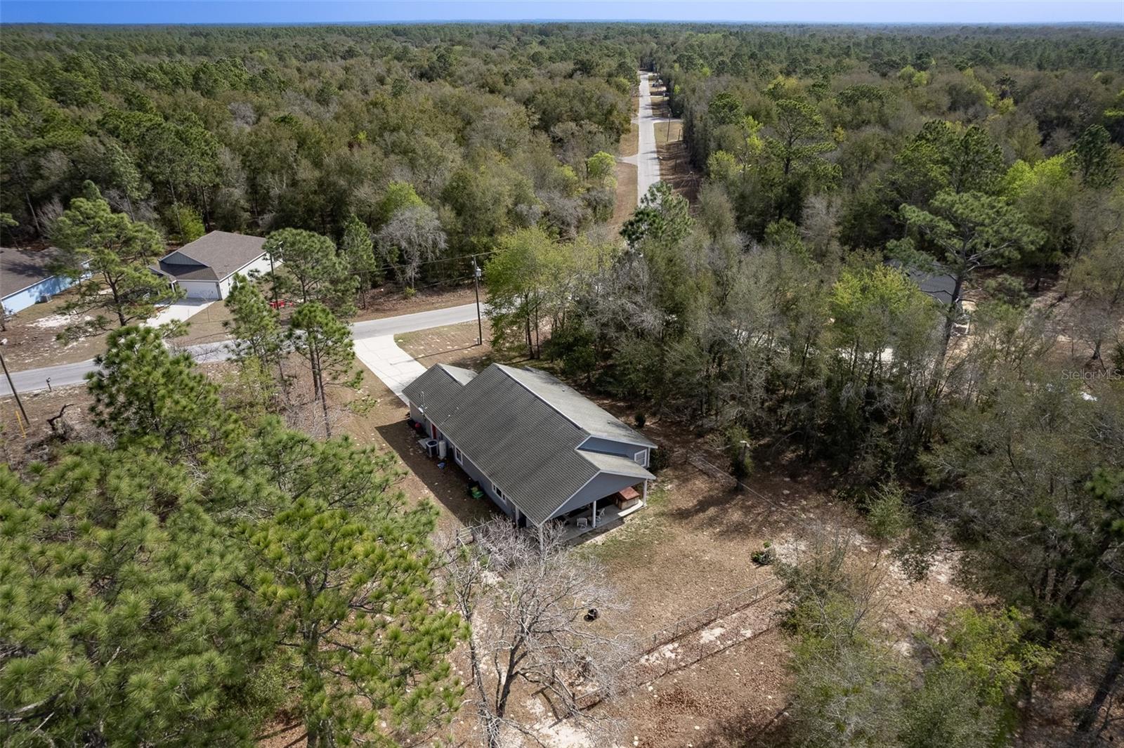 Listing photo id 45 for 1336 154th Avenue