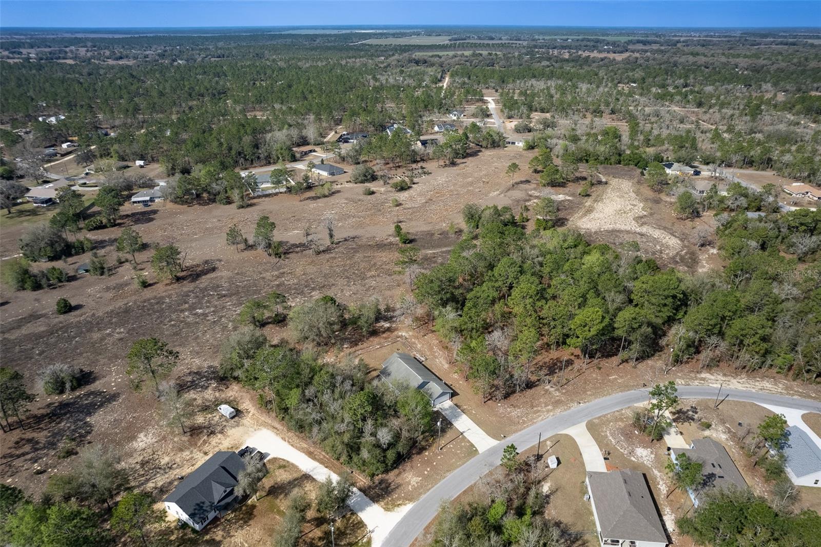 Listing photo id 47 for 1336 154th Avenue