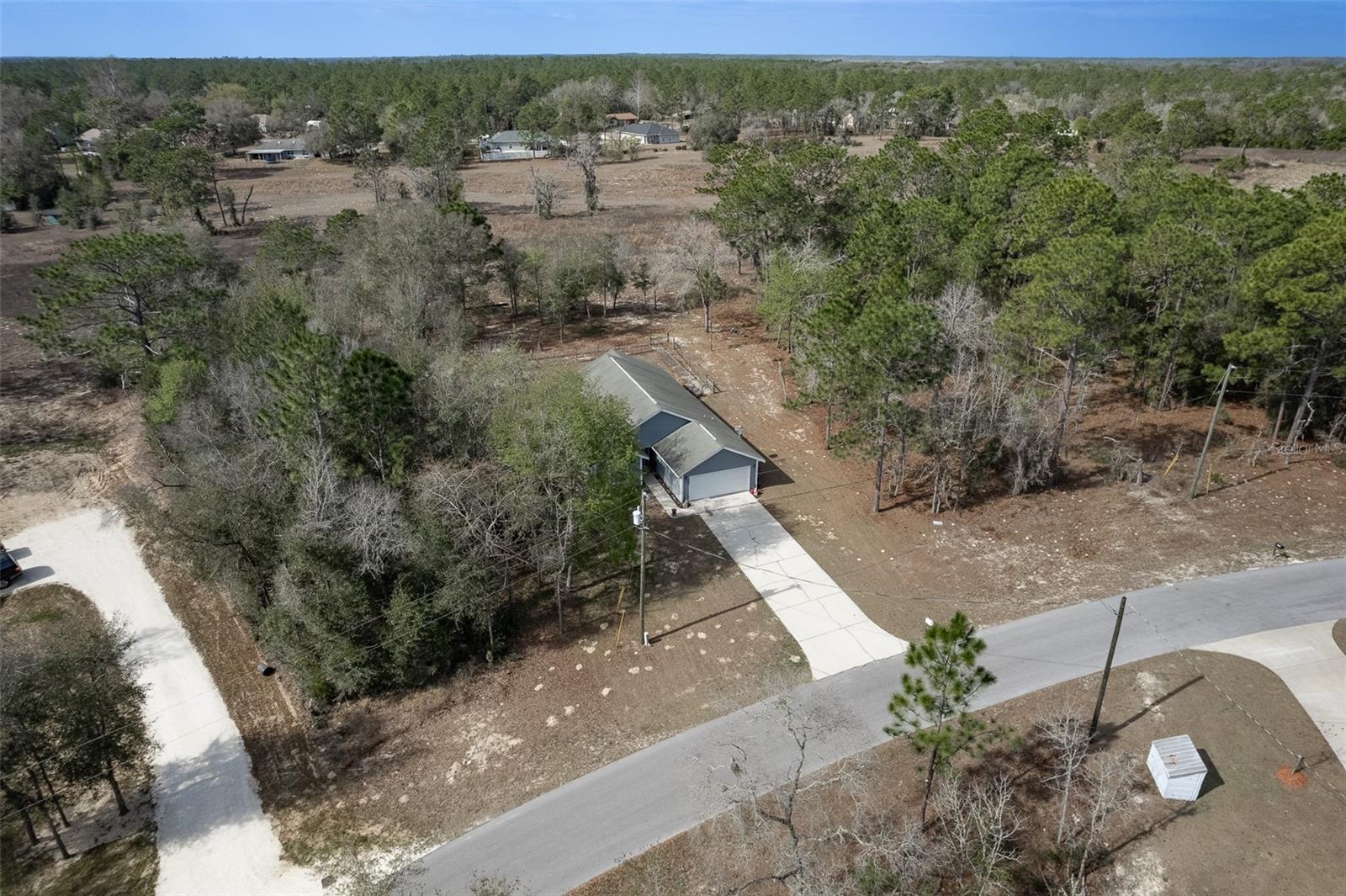 Listing photo id 52 for 1336 154th Avenue