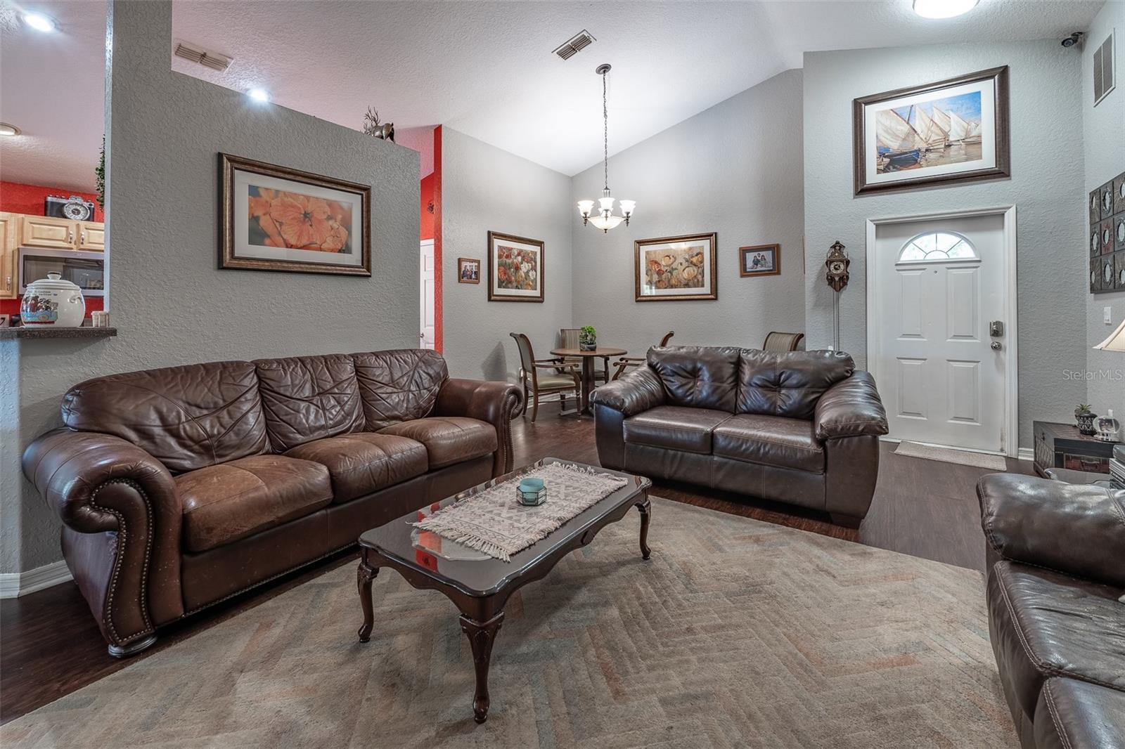 Listing photo id 4 for 1336 154th Avenue