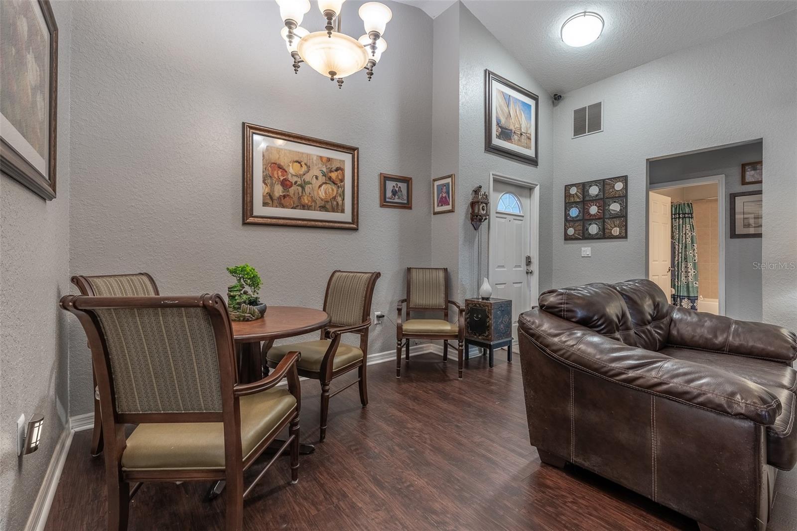 Listing photo id 5 for 1336 154th Avenue