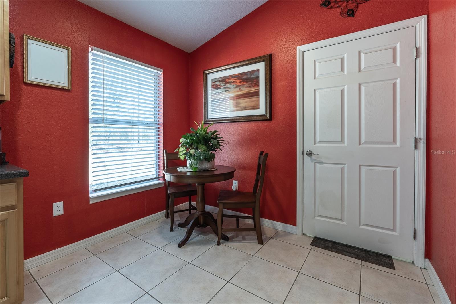 Listing photo id 7 for 1336 154th Avenue