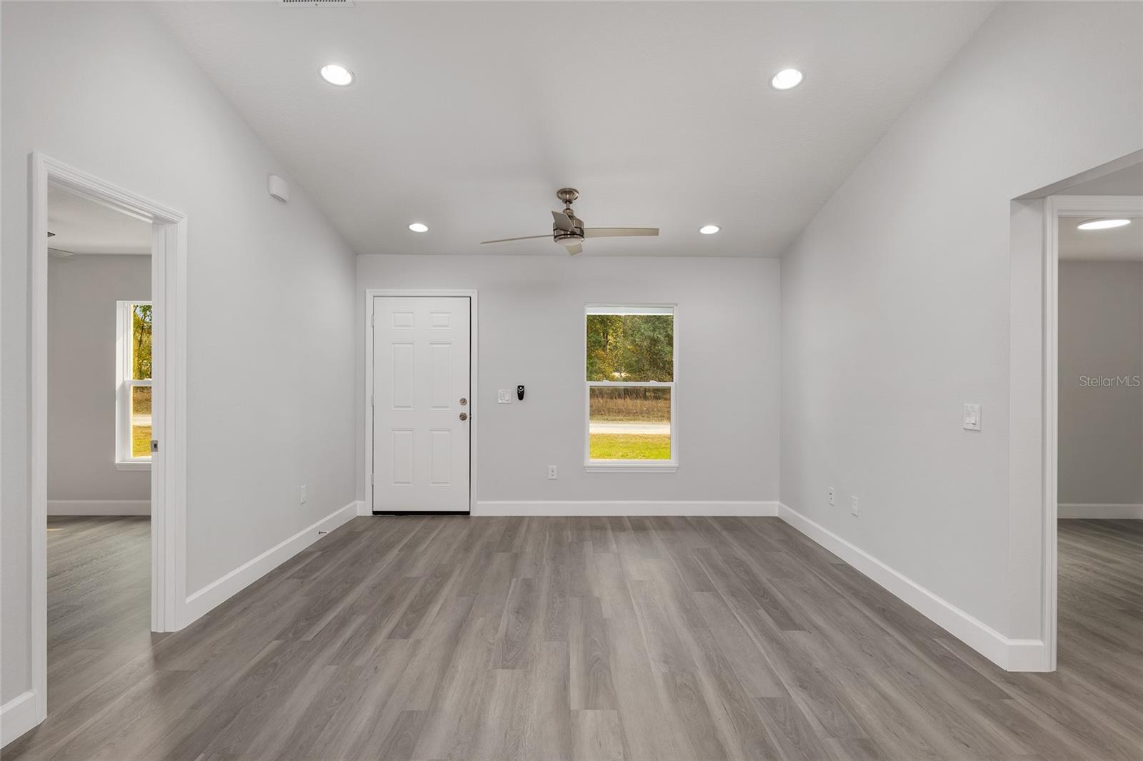 Image 10 of 39 For 1820 Harbor Hills Road