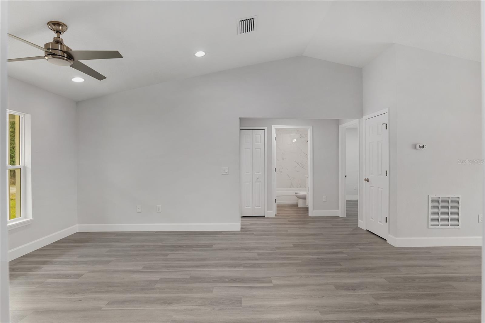 Image 12 of 39 For 1820 Harbor Hills Road