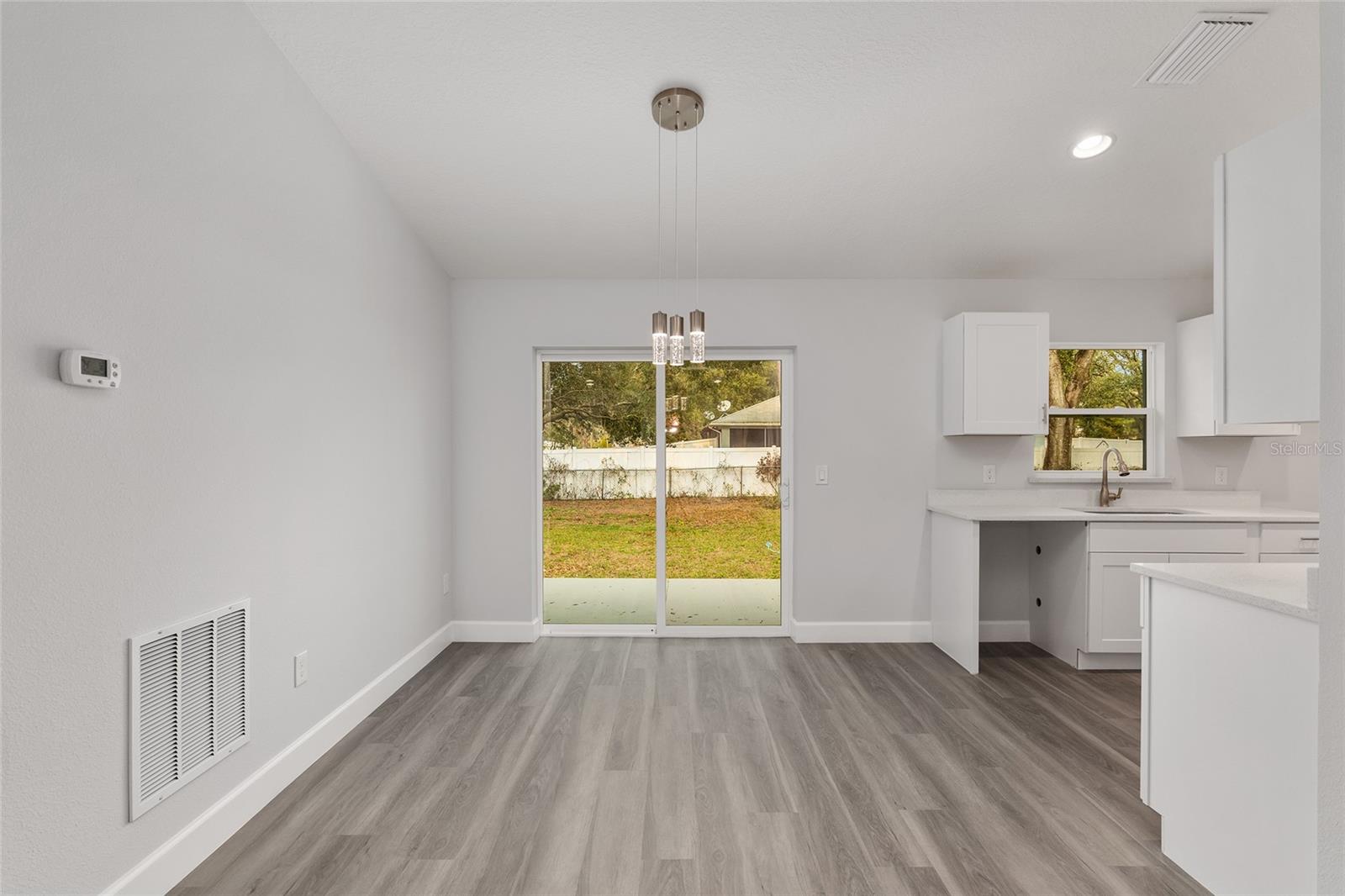 Image 13 of 39 For 1820 Harbor Hills Road