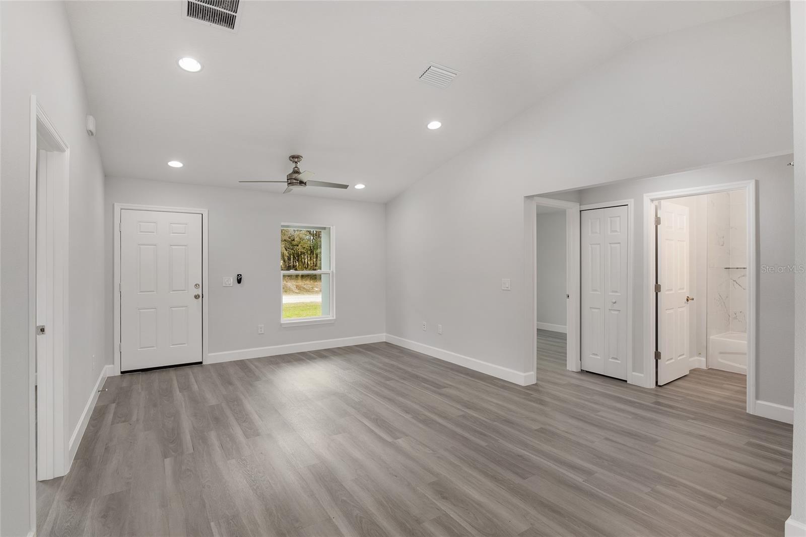Image 16 of 39 For 1820 Harbor Hills Road