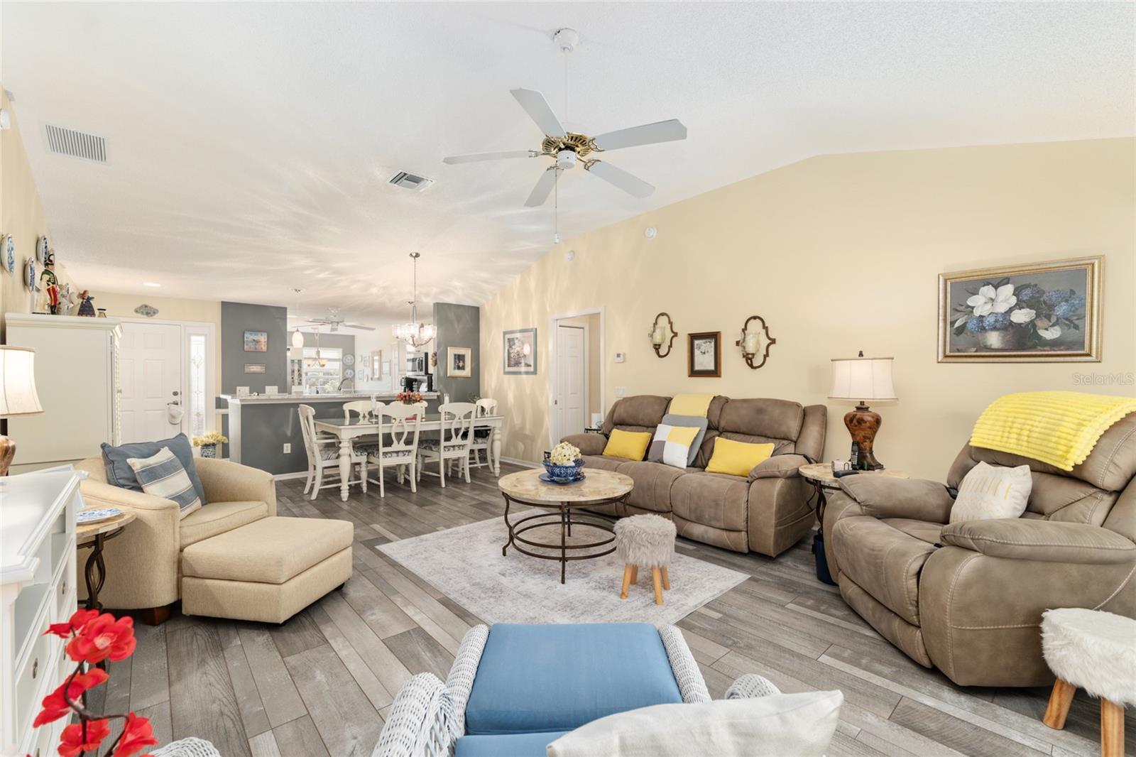 Image 16 of 50 For 1270 Northbrook Place