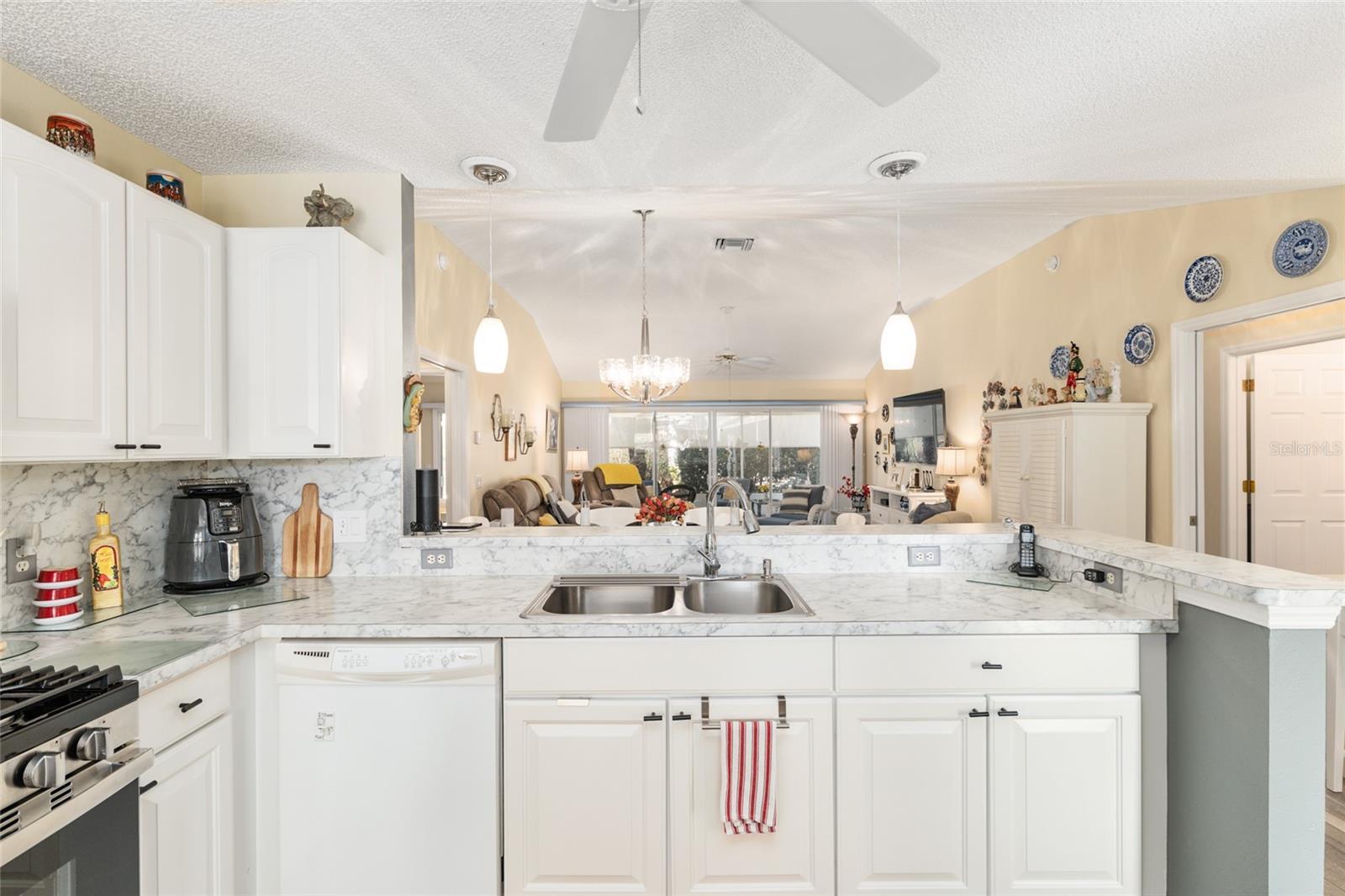 Image 6 of 50 For 1270 Northbrook Place