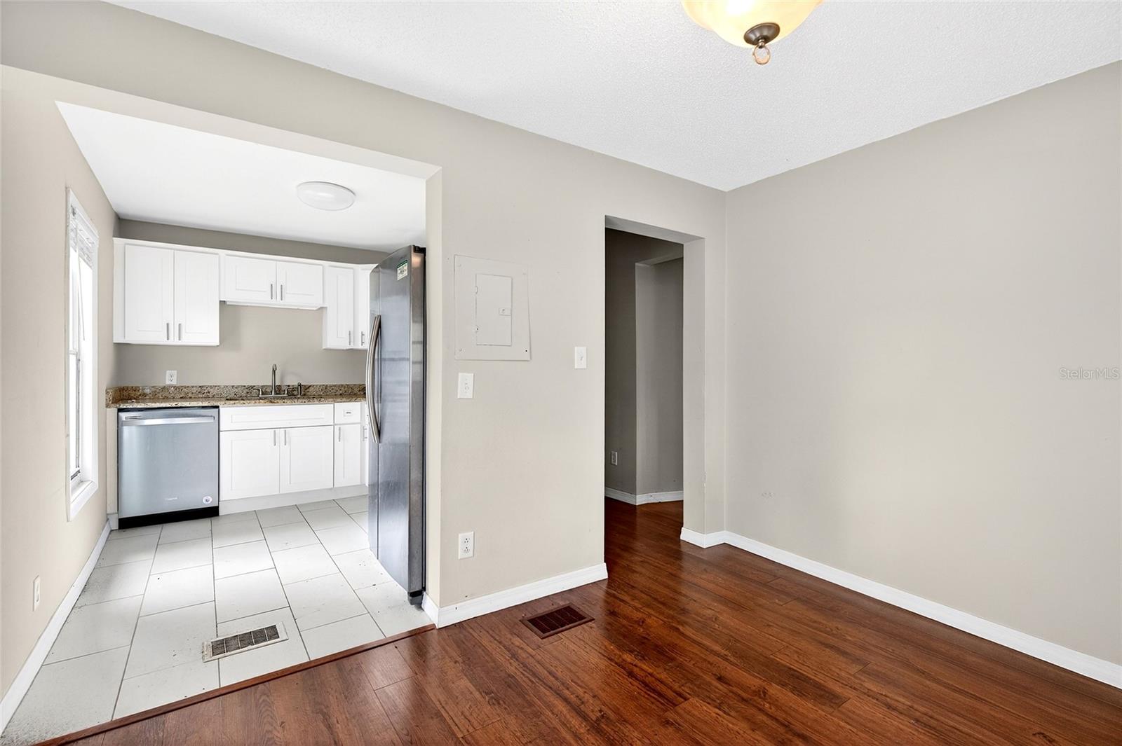 Image 12 of 22 For 728 Mckenzie Street