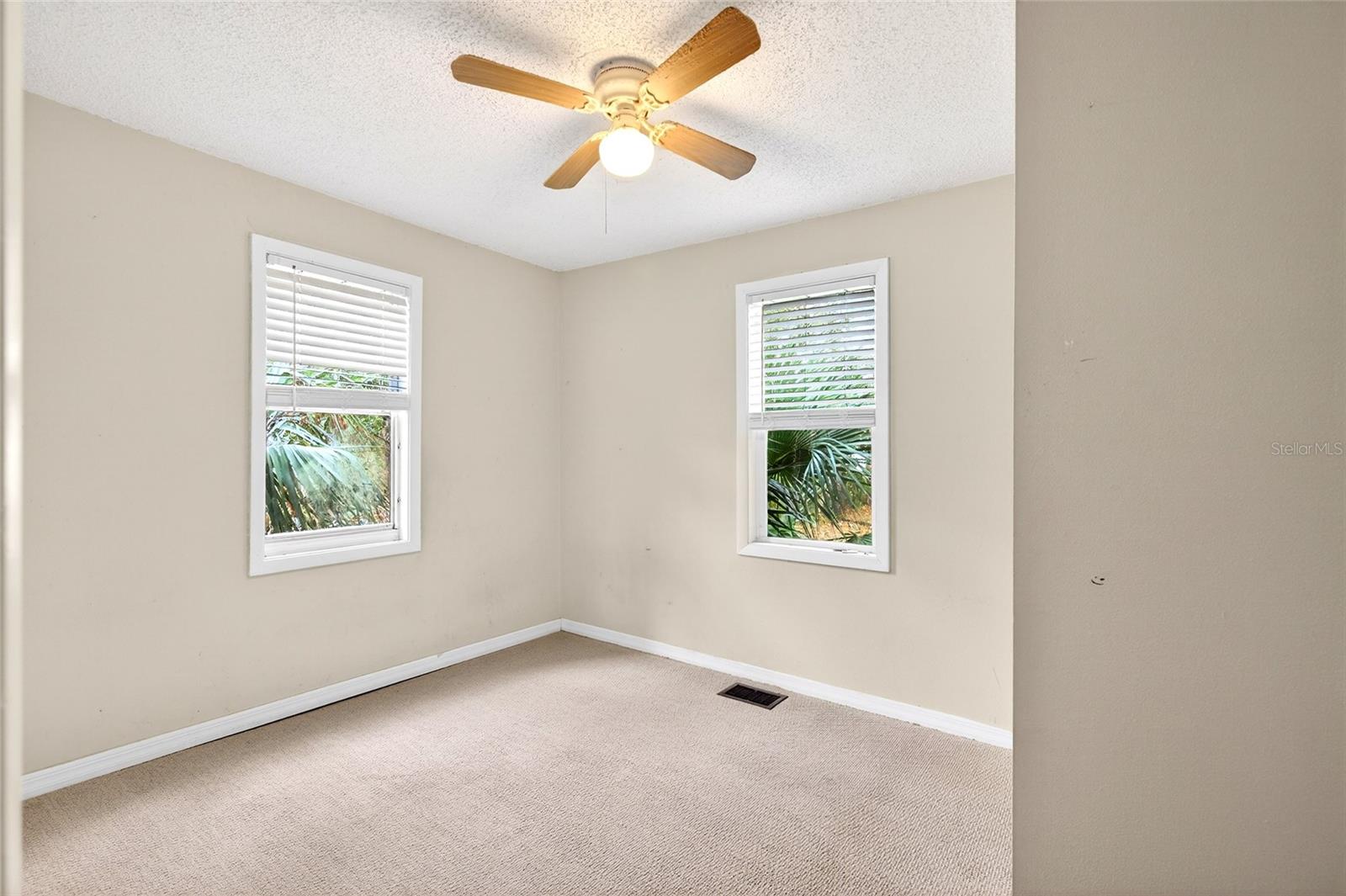 Image 17 of 22 For 728 Mckenzie Street