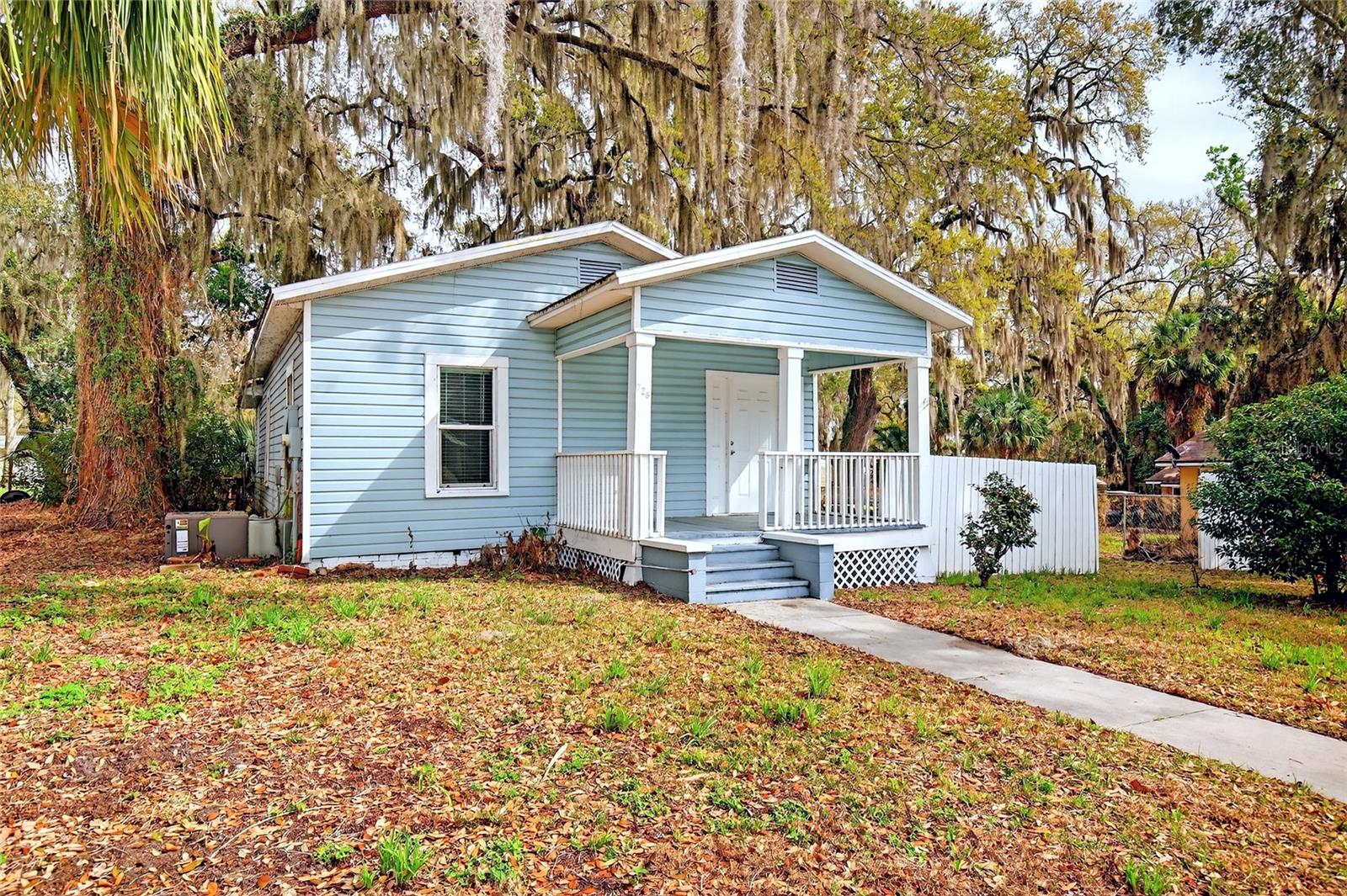 Image 3 of 22 For 728 Mckenzie Street