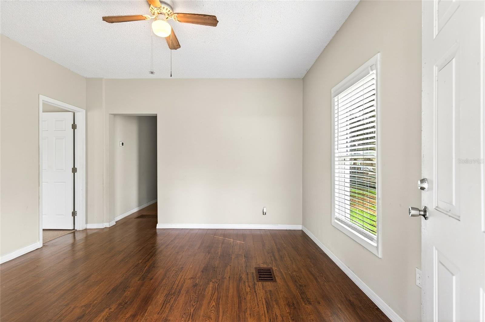 Image 4 of 22 For 728 Mckenzie Street