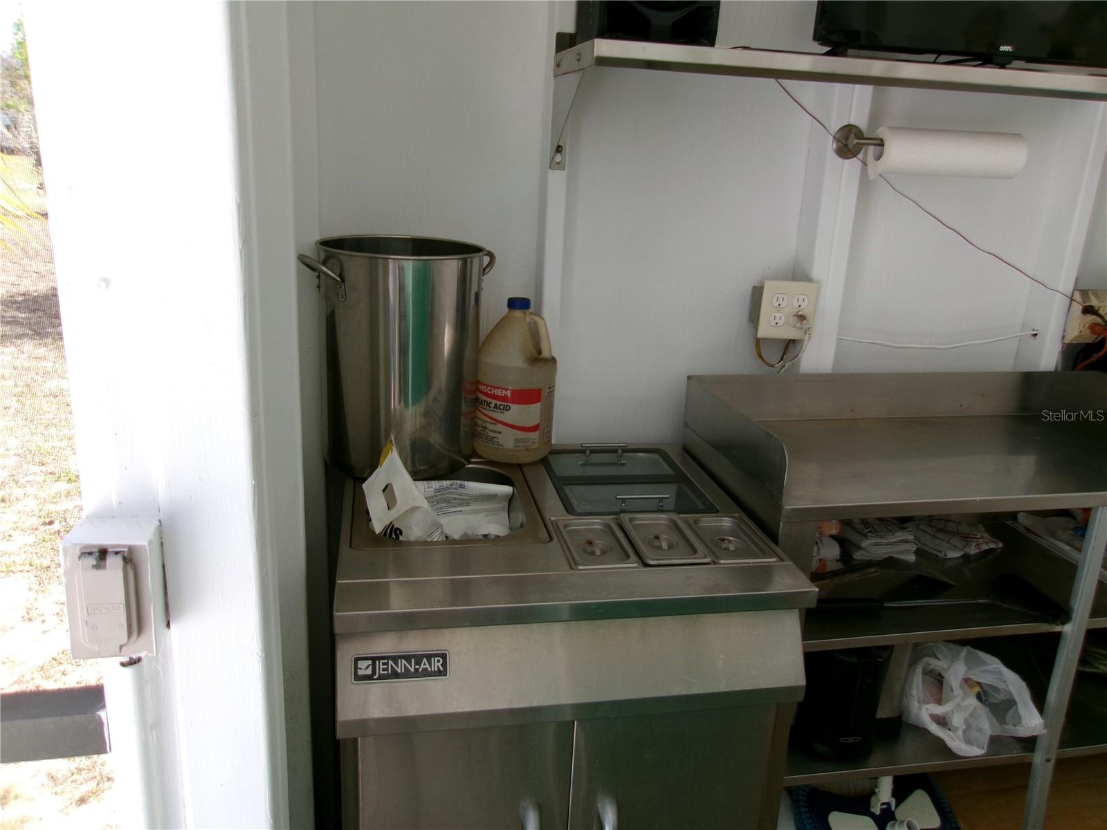 Image 28 of 47 For 12525 83rd Terrace