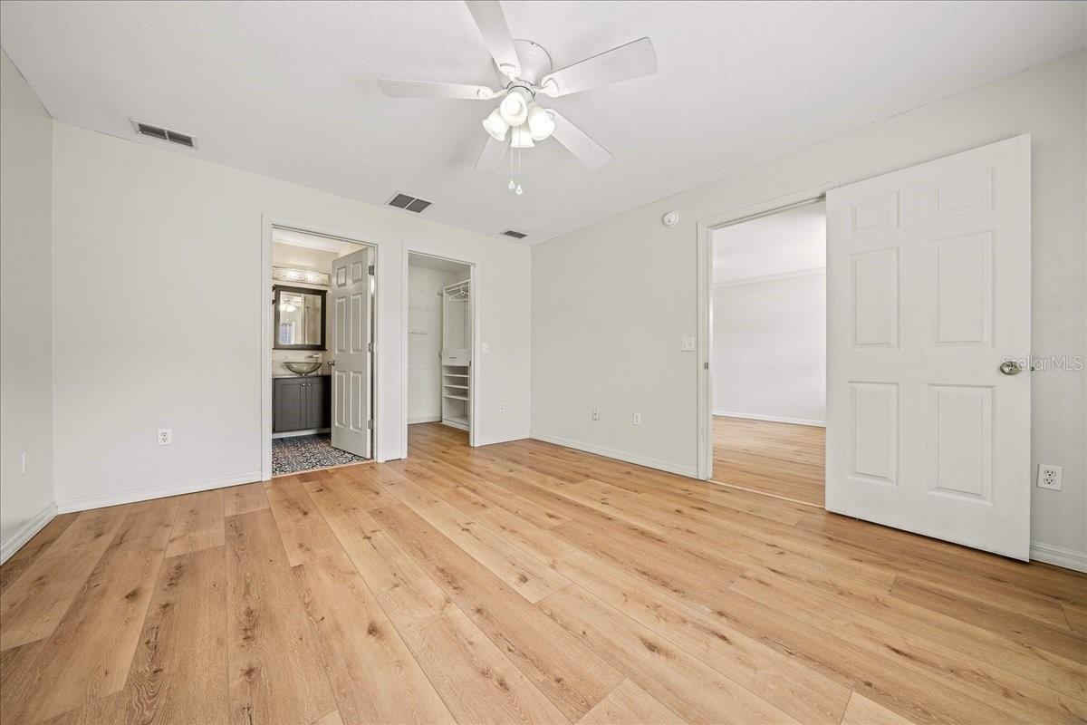 Image 18 of 38 For 9 Pecan Radial