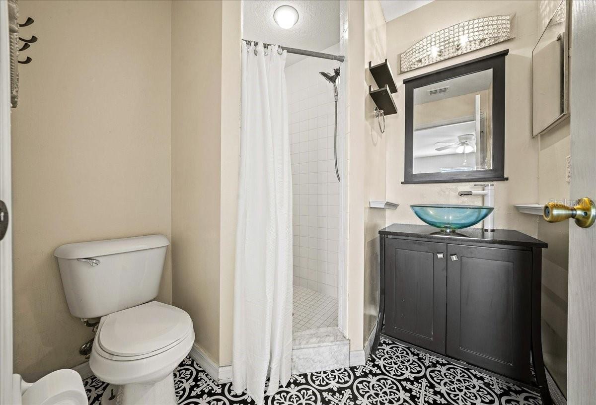 Image 20 of 38 For 9 Pecan Radial