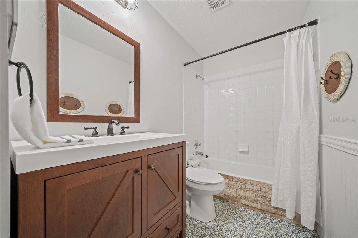 Image 27 of 38 For 9 Pecan Radial