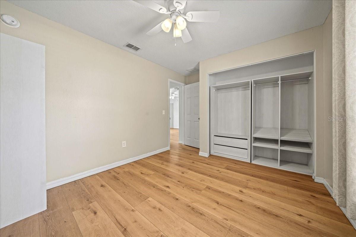 Image 29 of 38 For 9 Pecan Radial