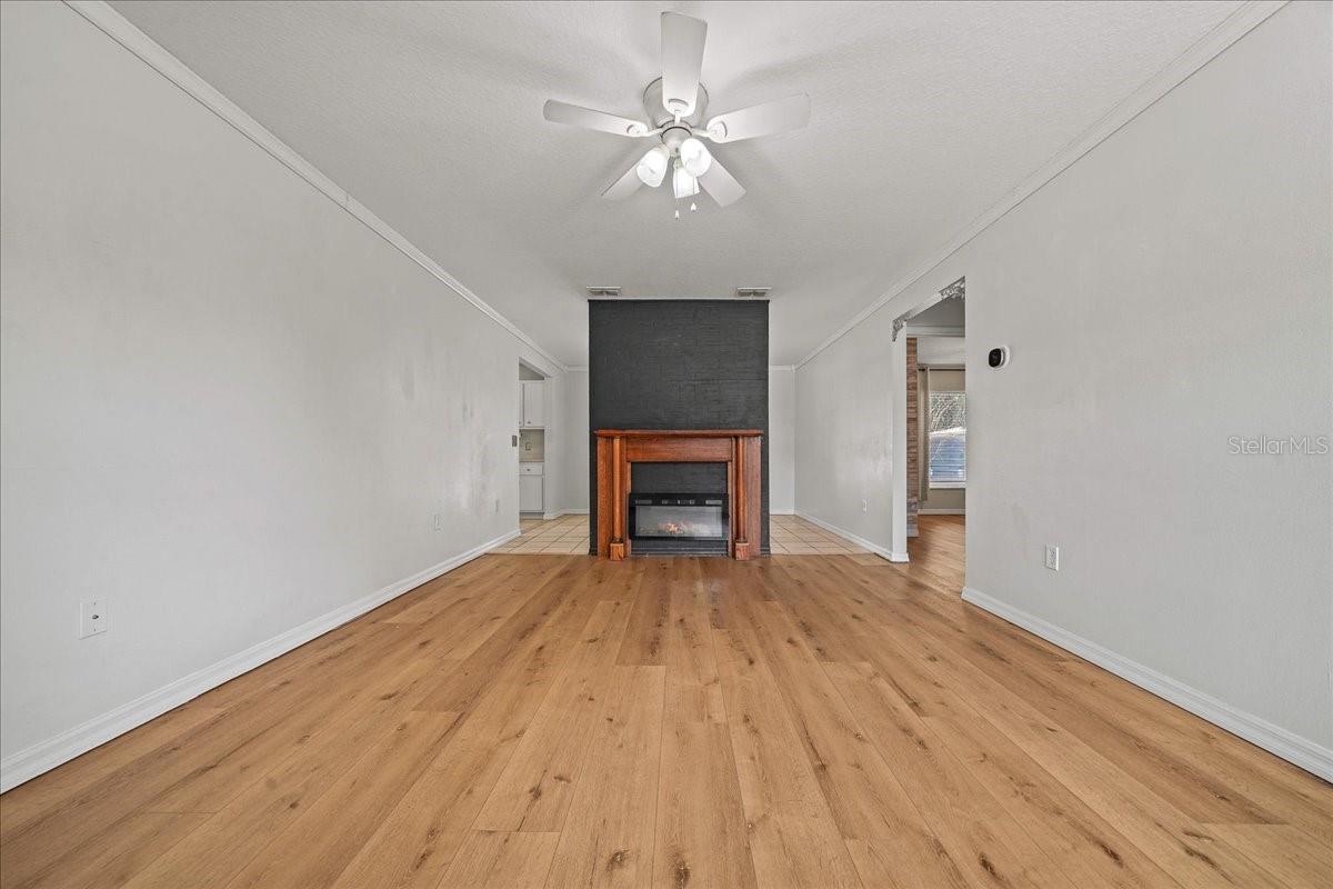 Image 7 of 38 For 9 Pecan Radial