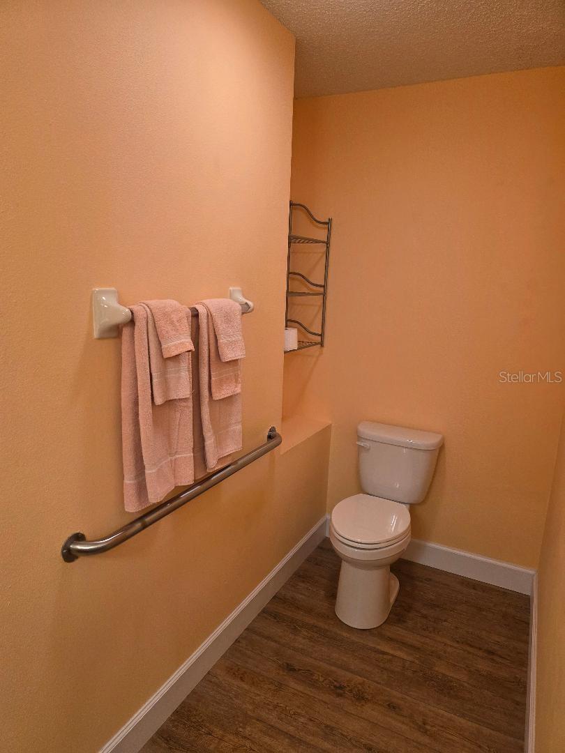 Image 14 of 31 For 9028 91st Circle