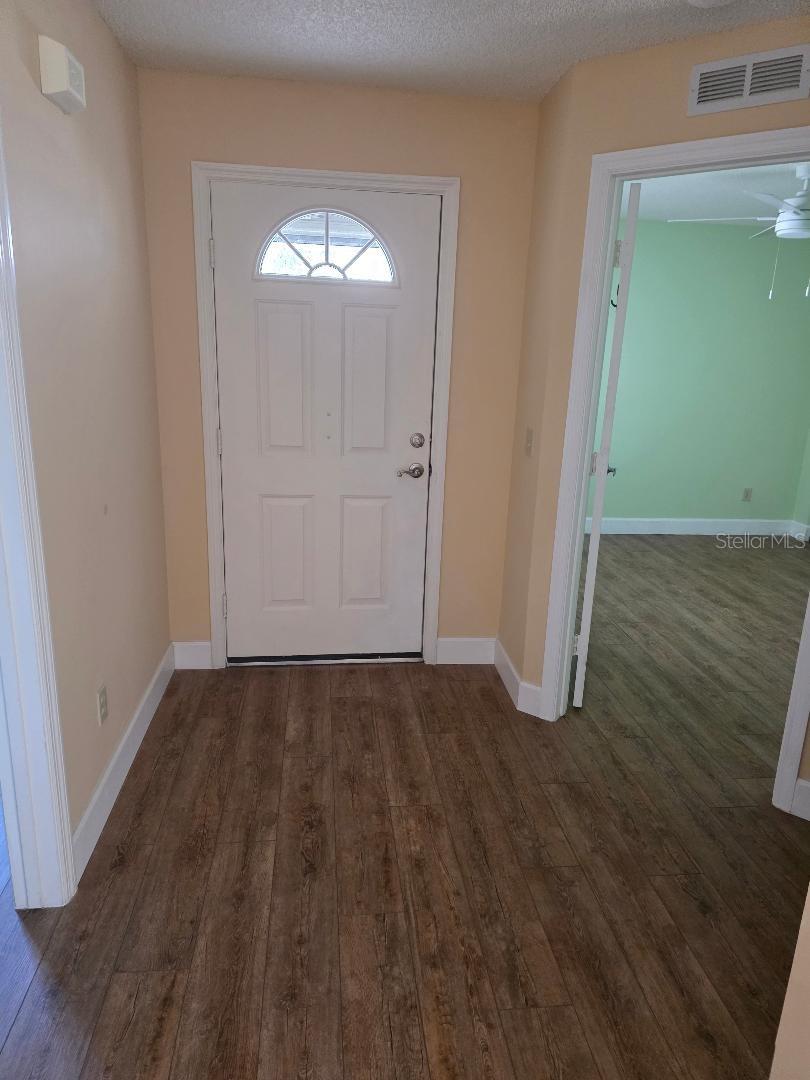 Image 4 of 31 For 9028 91st Circle