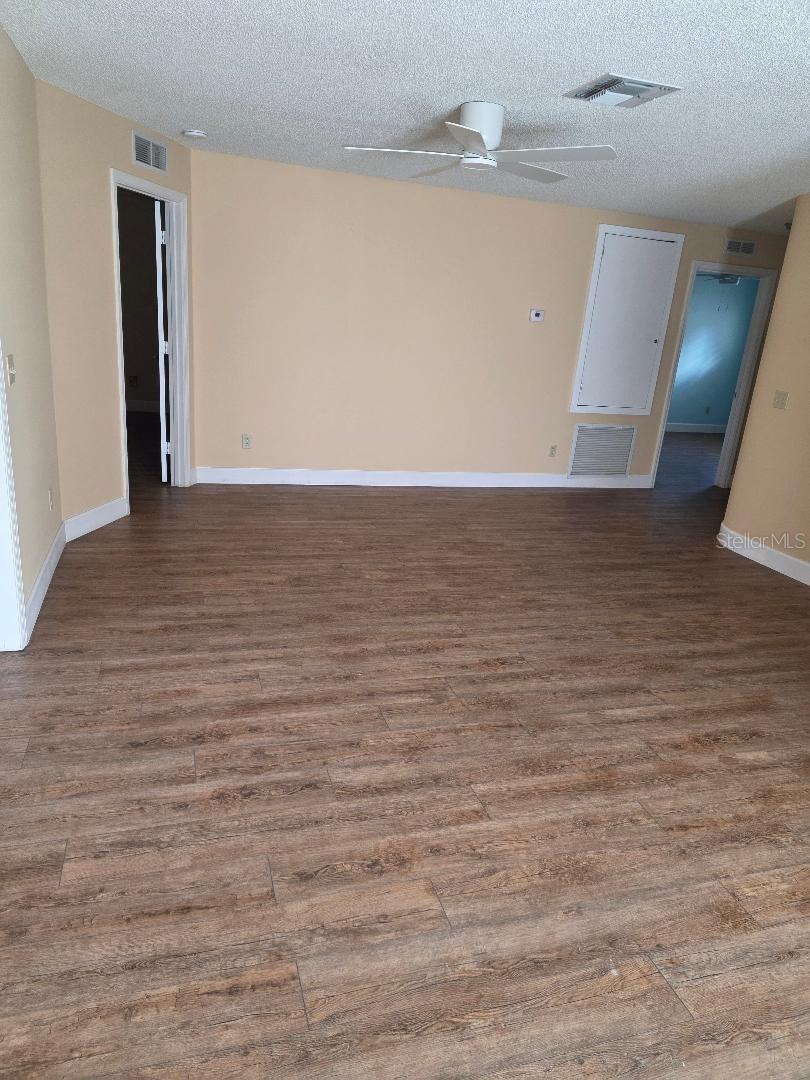 Image 5 of 31 For 9028 91st Circle