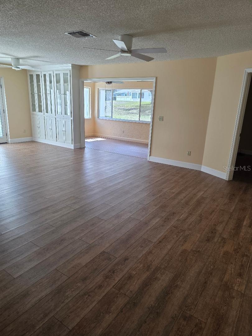 Image 6 of 31 For 9028 91st Circle