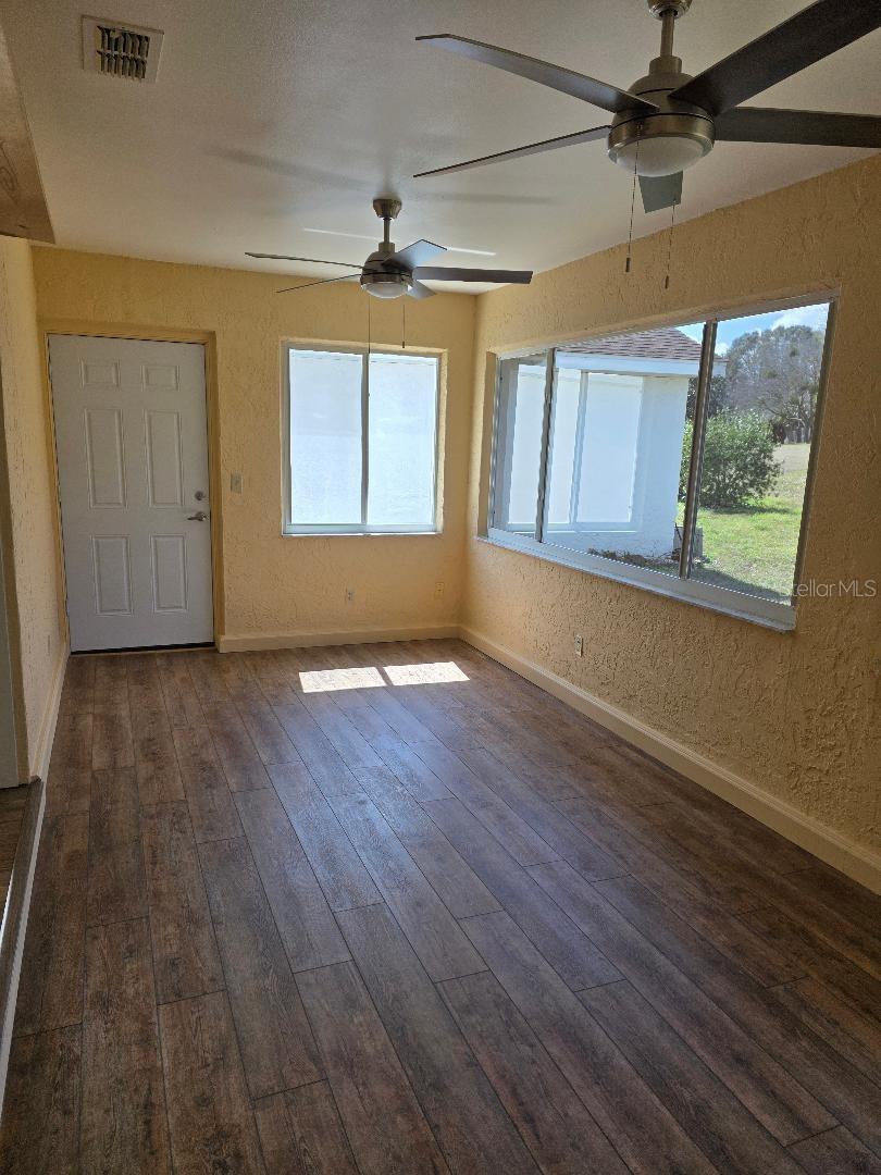 Image 7 of 31 For 9028 91st Circle