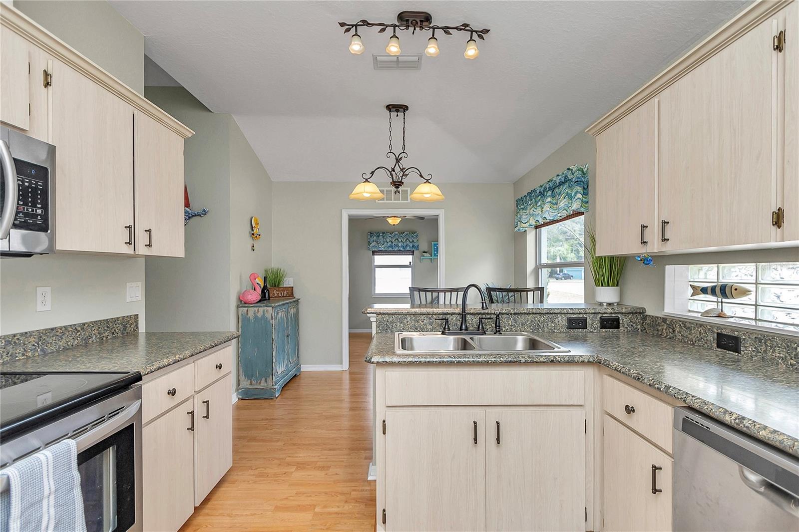 Image 13 of 43 For 11170 72nd Avenue