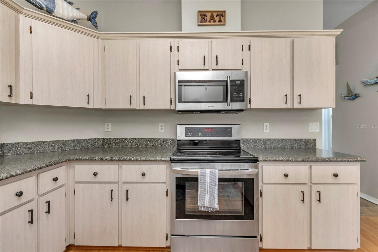 Image 14 of 43 For 11170 72nd Avenue