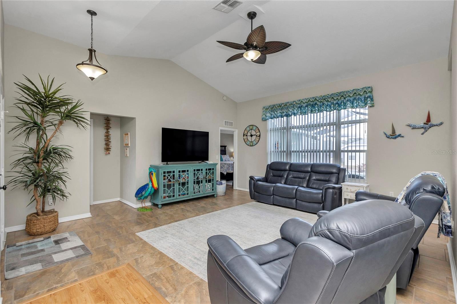 Image 8 of 43 For 11170 72nd Avenue