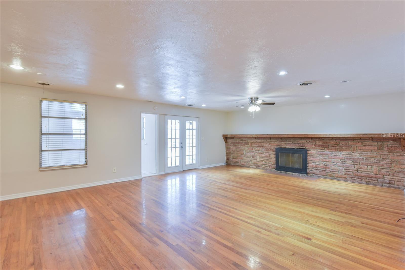 Image 13 of 48 For 1828 Lake Weir Avenue