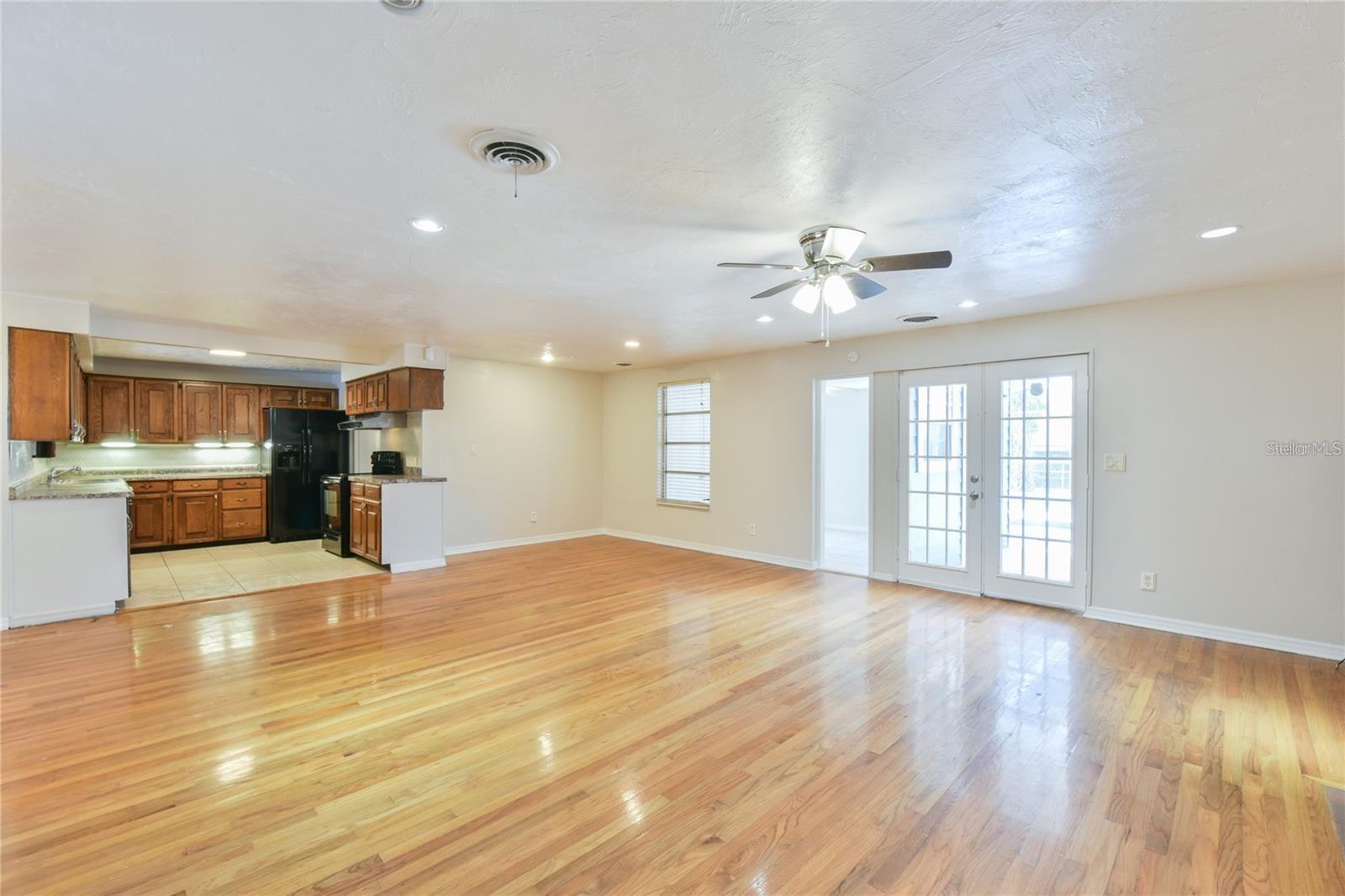 Image 16 of 48 For 1828 Lake Weir Avenue